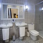 Boutique Caravan Cinema Pensjonat Bilbao