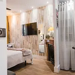 Boutique Caravan Cinema Pensjonat Bilbao