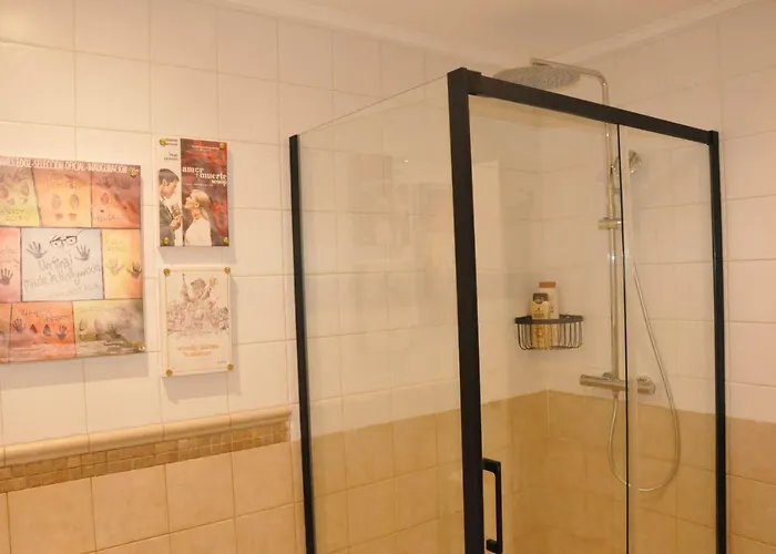 Boutique Caravan Cinema Pensión 4*