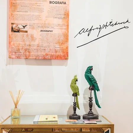 Boutique Caravan Cinema Guest house 4*