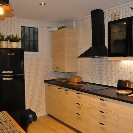 בית הארחה Boutique Caravan Cinema 2*