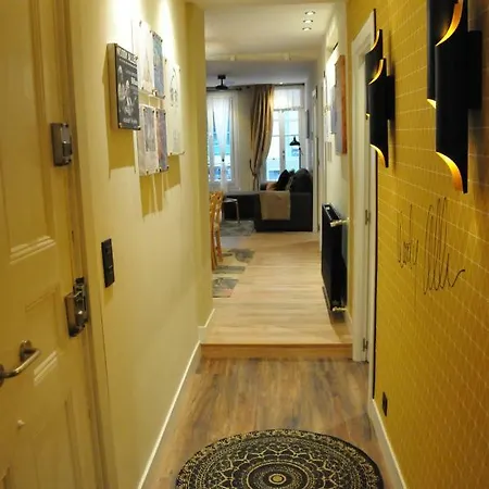 Boutique Caravan Cinema 4*