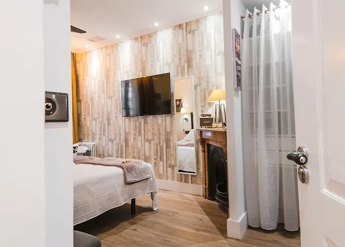 Boutique Caravan Cinema Pensjonat Bilbao