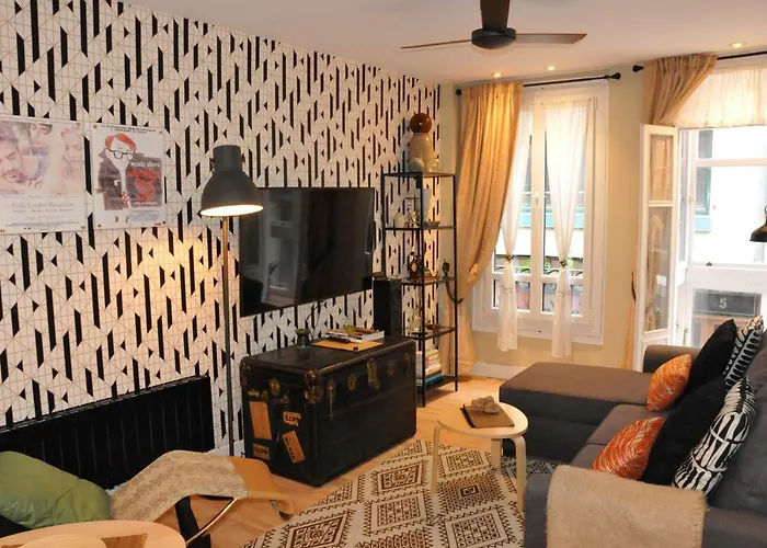 Boutique Caravan Cinema 4*