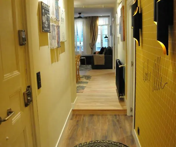 Boutique Caravan Cinema 4*