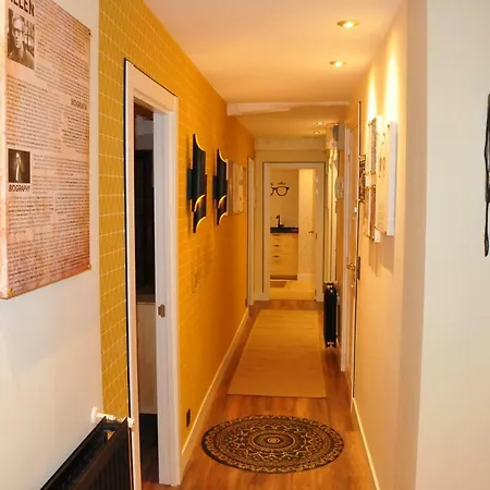 Boutique Caravan Cinema Pensjonat Bilbao